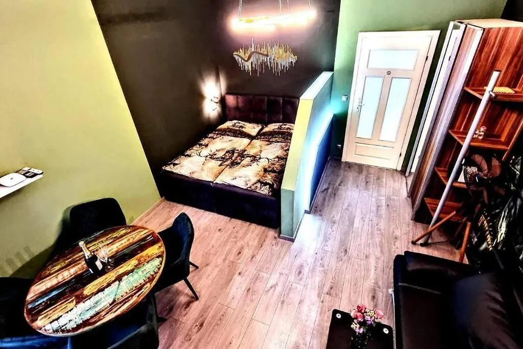 Kontakte von Modern Flat With Great Location For Longer Stays